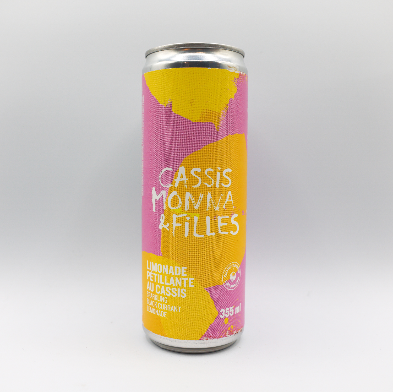 Sparkling blackcurrant lemonade
