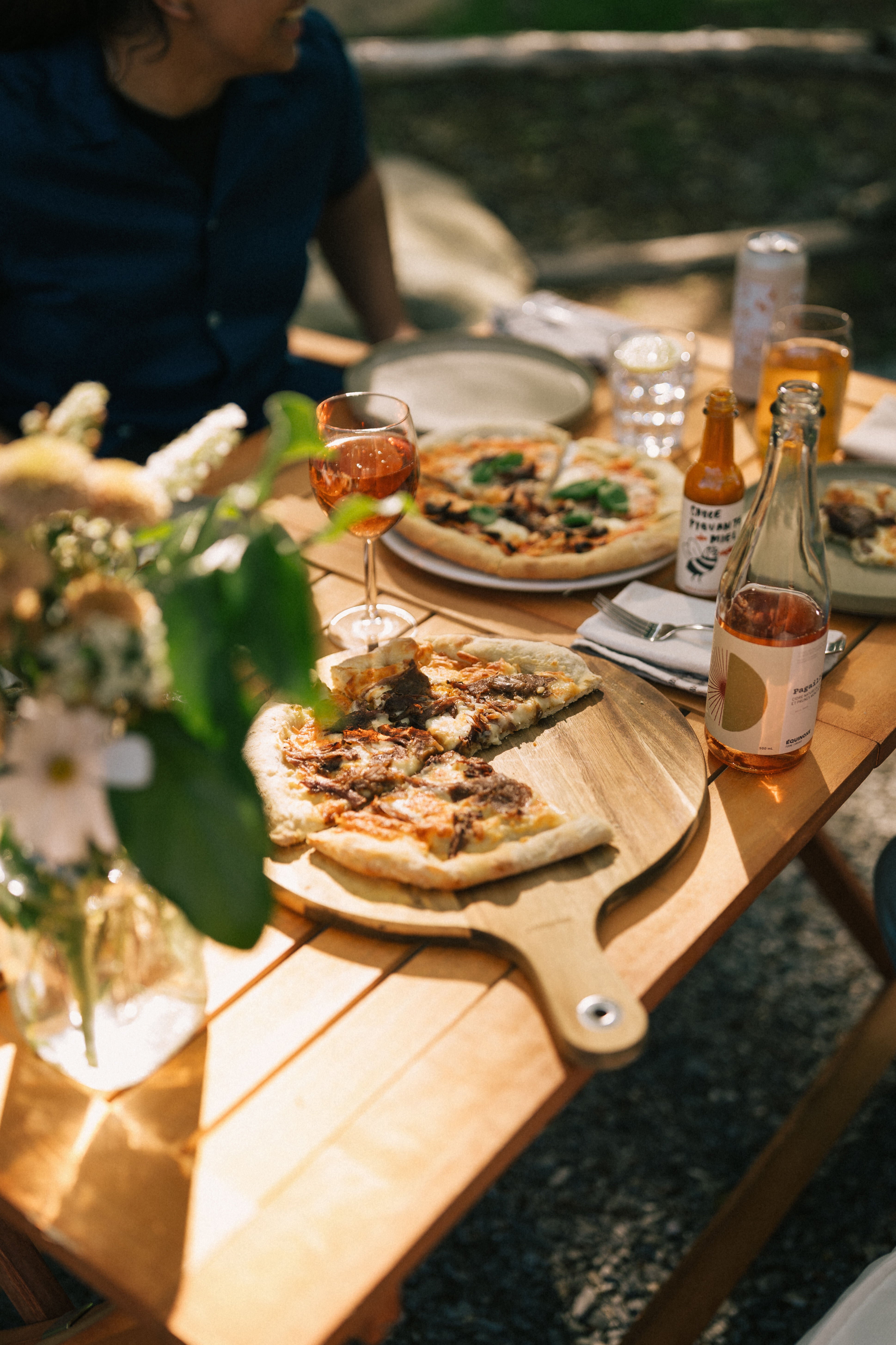 Artisanal goose pizza under the autumn colors